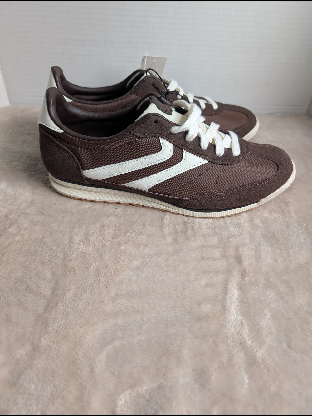 No Boundaries Women's Retro Lace-Up Sneakers Size 9